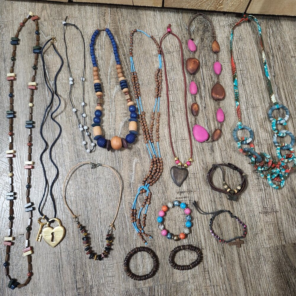 Fashion jewelry 9 necklaces and 5 bracelets